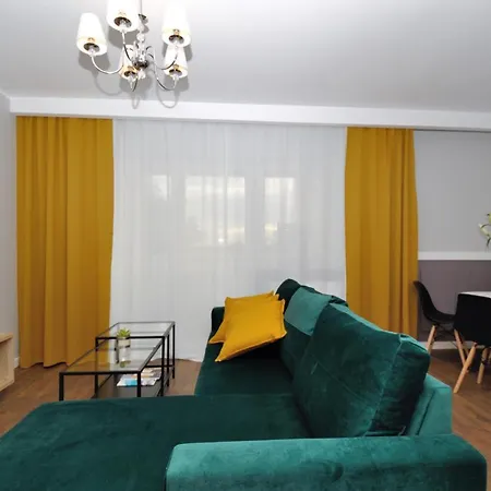 Chelmonskiego Апартаменты Сьрем