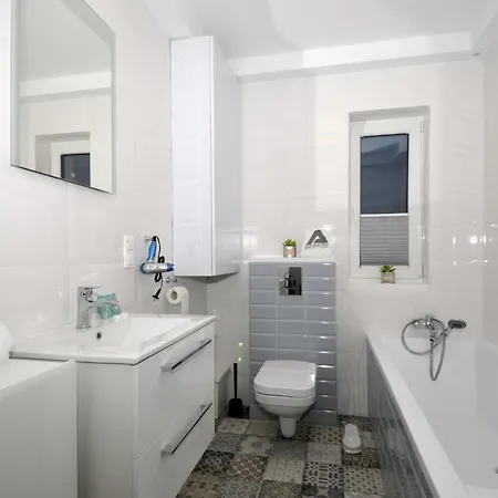 Apartment Chelmonskiego *